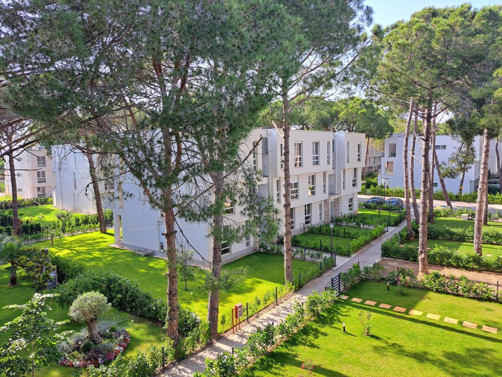 M&E Premium Apartments - San Pietro Durres Exterior photo